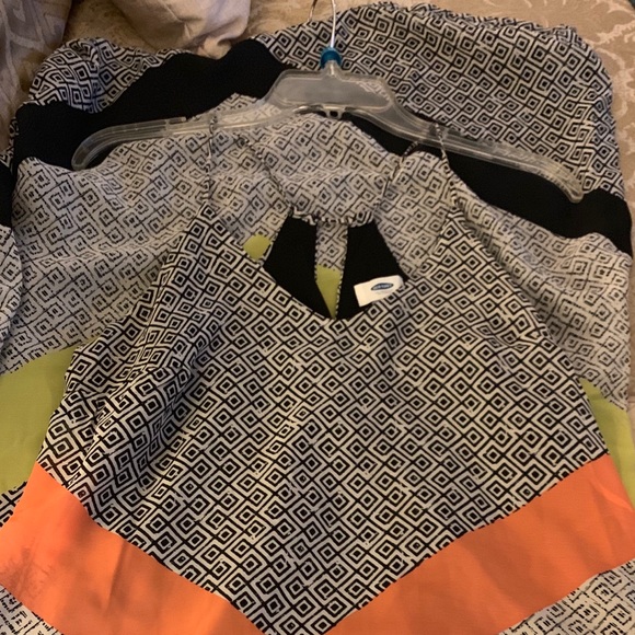 Old navy maxi dress ☀️☀️☀️☀️🌦☀️☀️☀️Summer sale - Picture 4 of 5